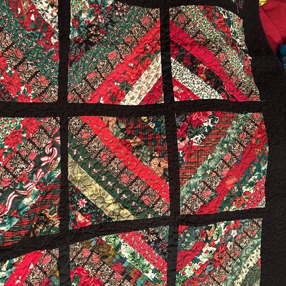 Homemade patchwork machine sewn beautiful color & pattern Christmas quilt 61”x49 - Picture 4 of 7